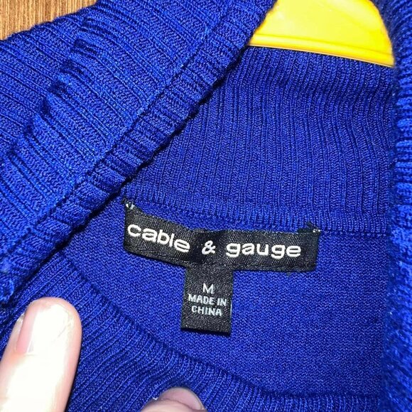 🐻Size M - Cable & Gauge - Lovely Royal Blue Sleeveless Turtleneck Sweater - Picture 6 of 6